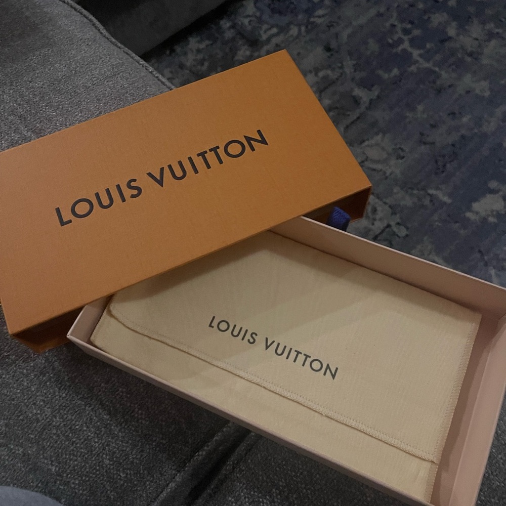 100% authentic Louis Vuitton wallet full inclusion - Picture 2 of 10